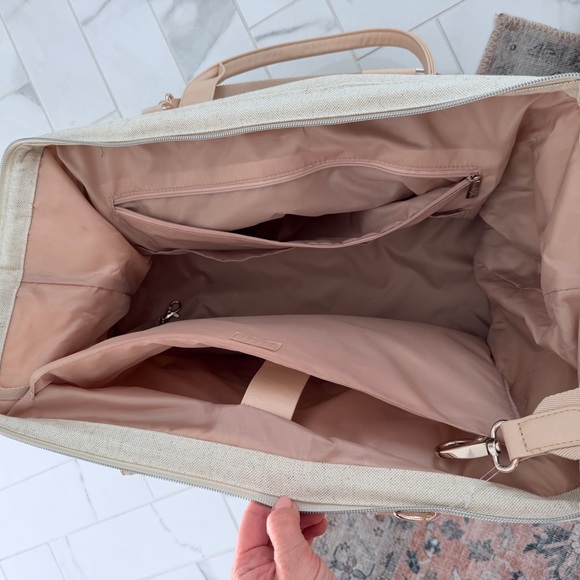 Beis Carry on - Picture 3 of 3